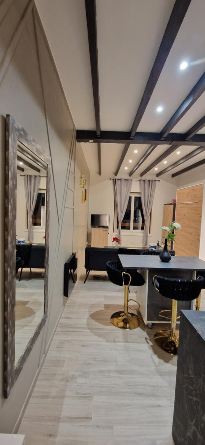 Kitchen or kitchenette, Living room
