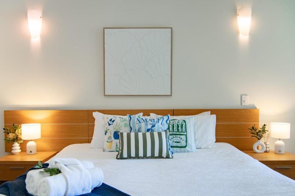 Amalfi Whitsunday Retreat Infinity Pool SeaViews Apartment in Airlie Beach