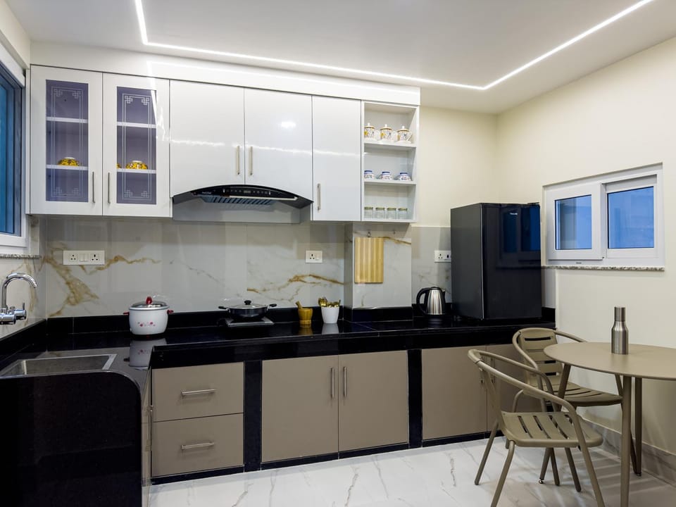 Kitchen or kitchenette, kitchen
