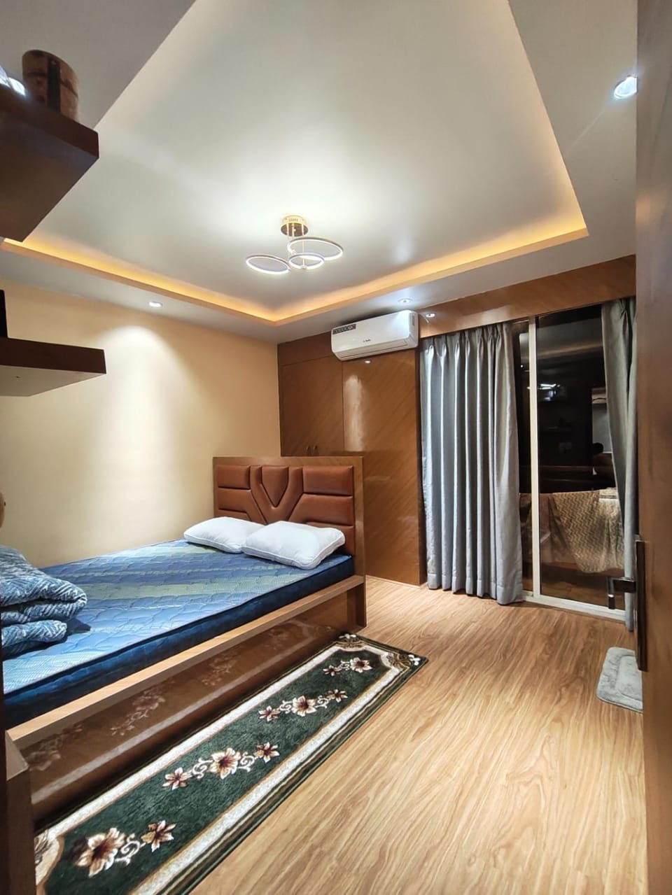 Bathroom, Bedroom, air conditioner