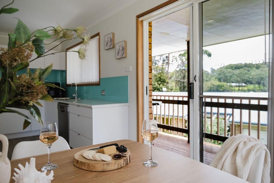 Paradise Lake House in Yatte Yattah