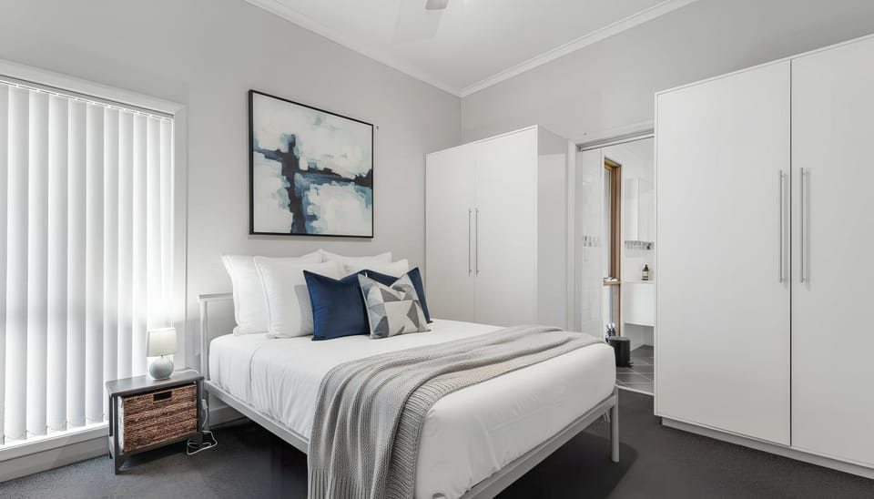 Bedroom, wardrobe