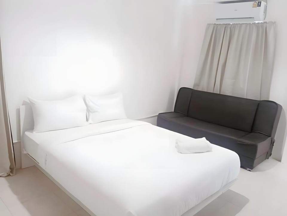 Bed, Photo of the whole room, Bedroom, air conditioner