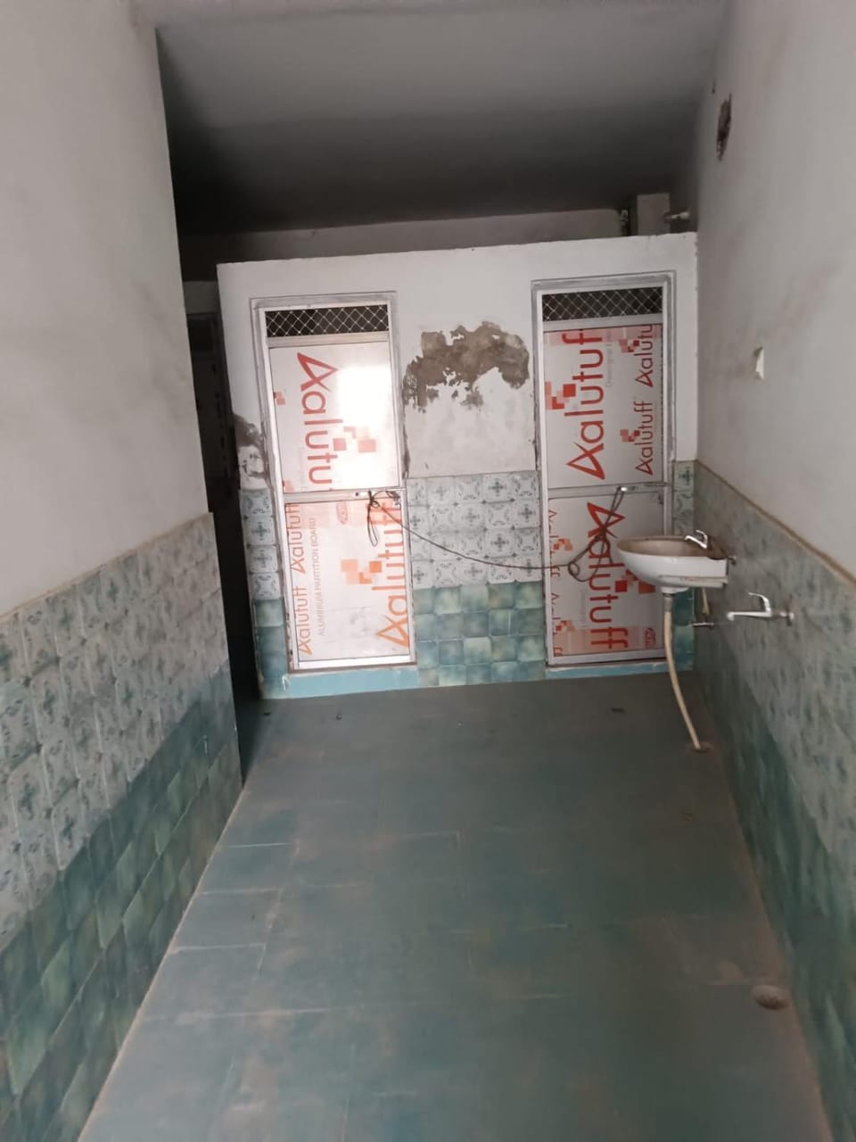Commercial space available for rent lease Apartment in Varanasi