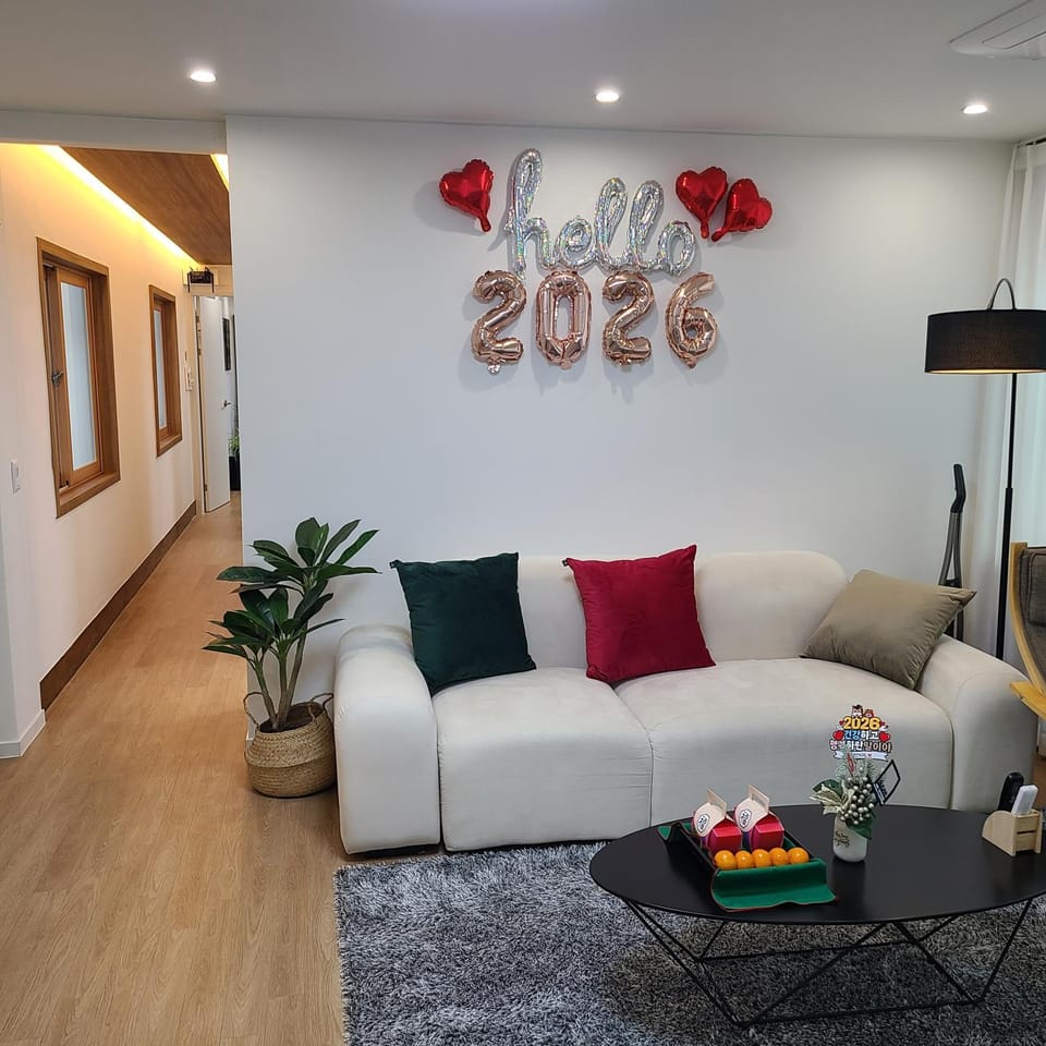 광안606 Gwangan-ri 4 Rooms accommodationㅡ2 minutes from Exit 1 of Gwangan StationㅡPrime Location House in Busan