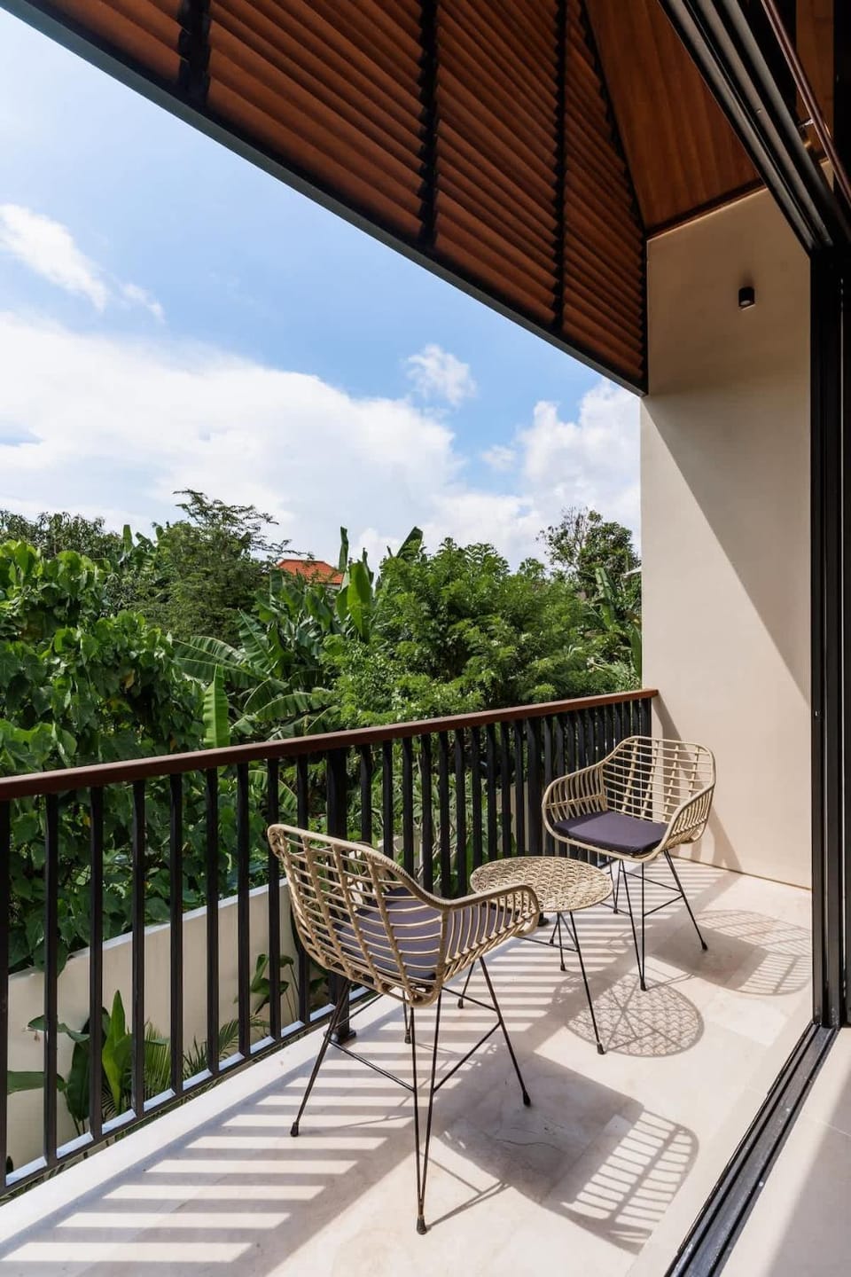 Serene Jungle Villa Private Pool and Work Space Villa in North Kuta