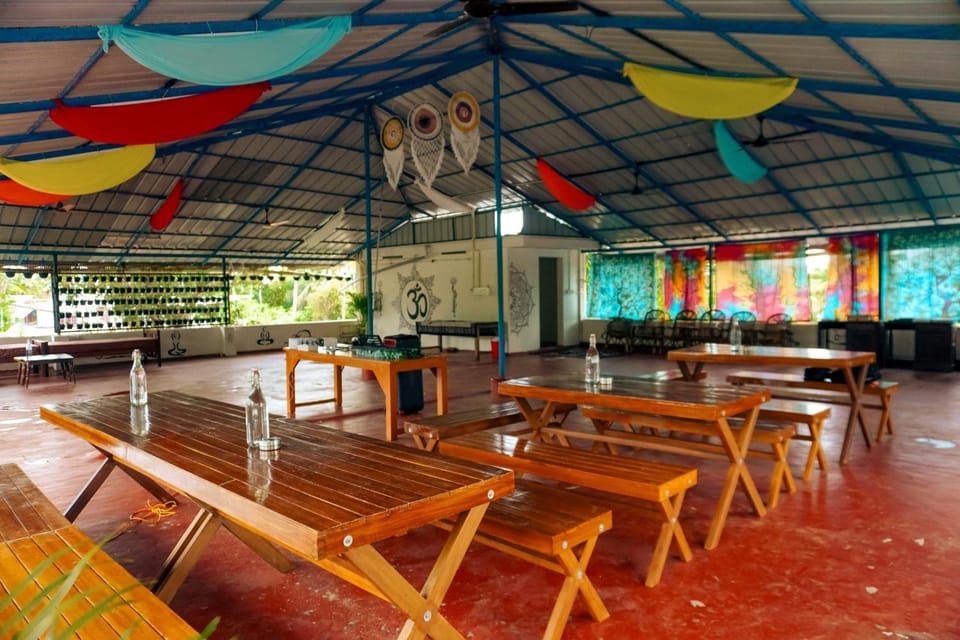 Restaurant/places to eat, Balcony/Terrace, Seating area