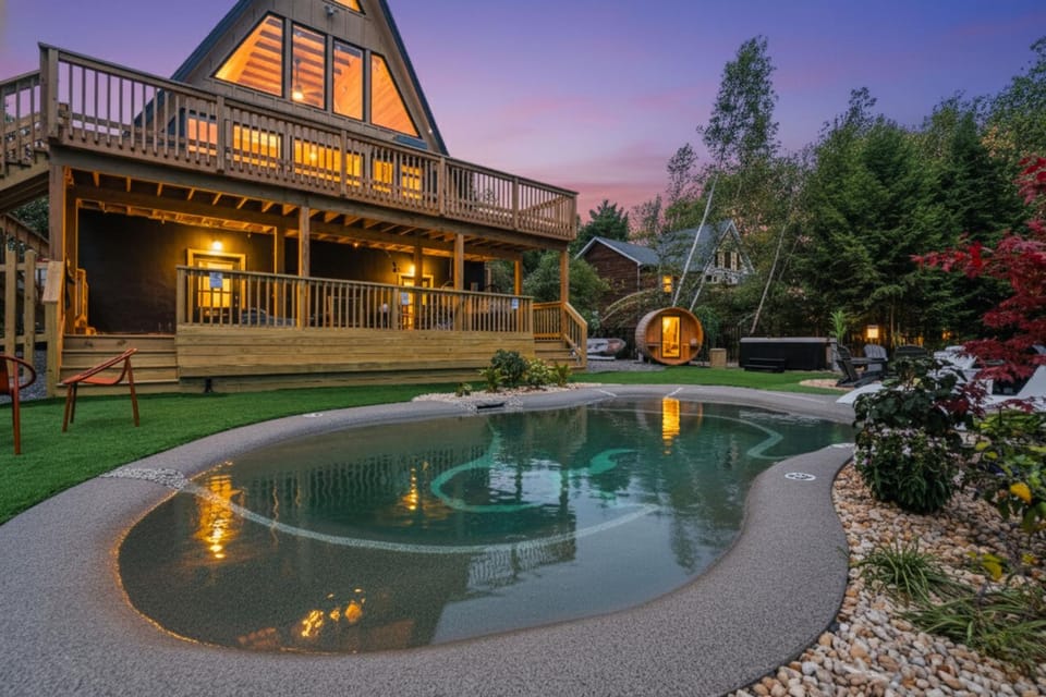 Property building, Night, Garden, Hot Tub, Sauna, Balcony/Terrace, Swimming pool