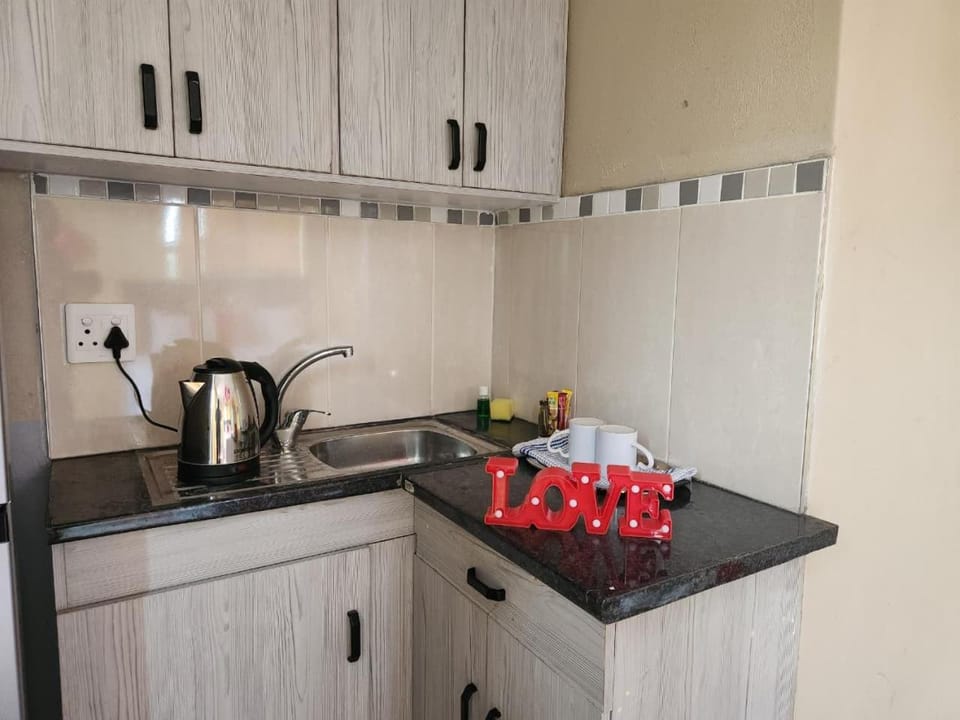Coffee/tea facilities, Kitchen or kitchenette