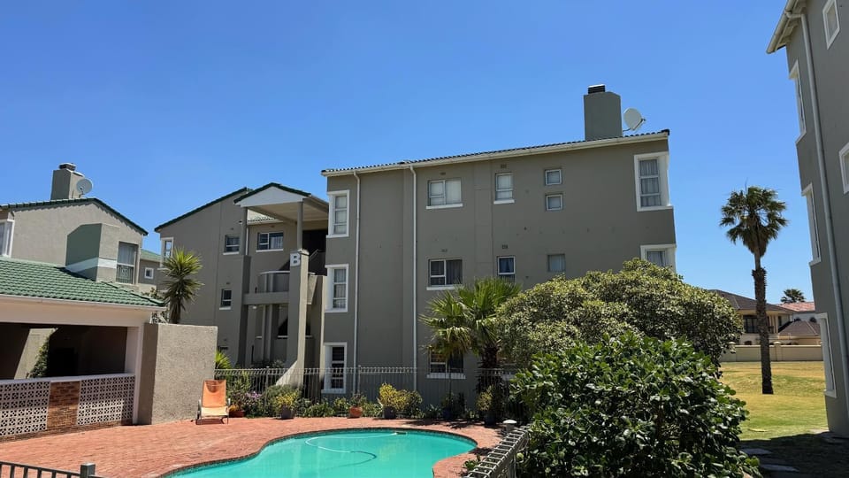 Property building, Pool view, Swimming pool