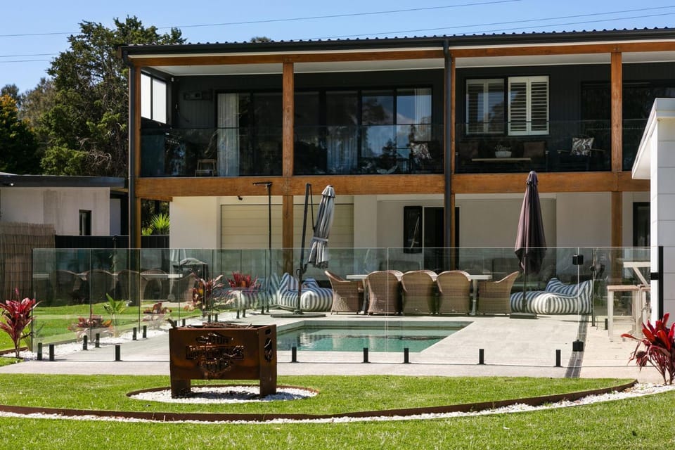Lake Front Stay House in Wollongong