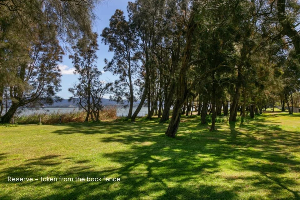 Lake Front Stay House in Wollongong