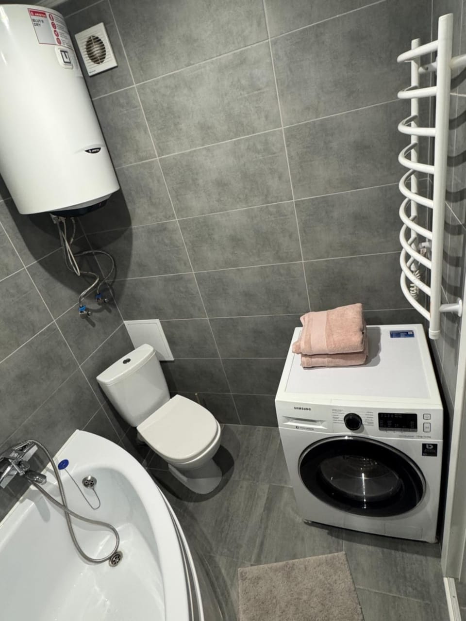 Стильна, затишна, простора, видова квартира в центрі Apartment in Ukraine