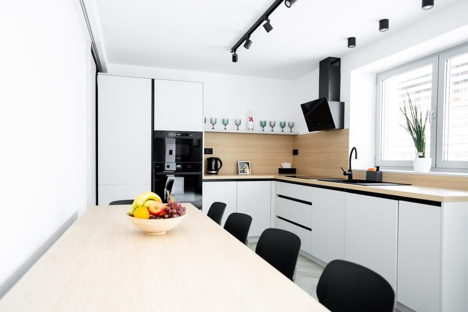 Kitchen or kitchenette, Kitchen or kitchenette, Dining area