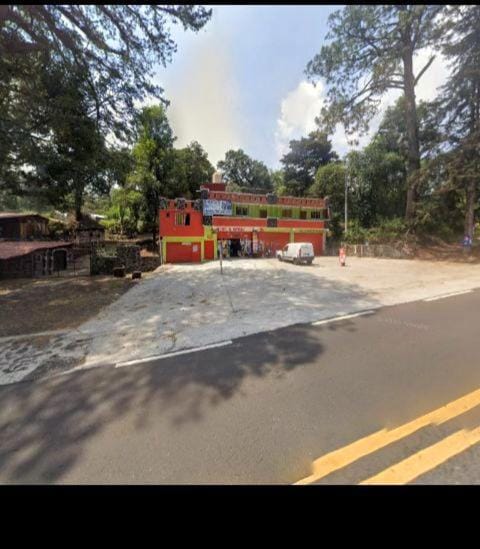 Property building, Day, Neighbourhood, Natural landscape, Street view, Location