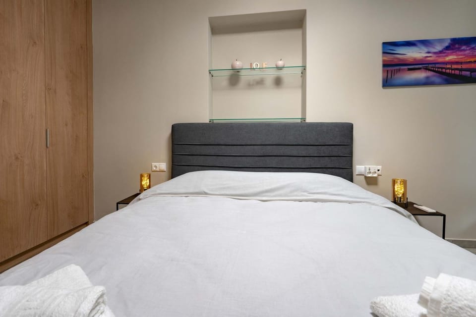 Peristeri Luxury Retreat Apartment in East Attica Regional Unit, Greece