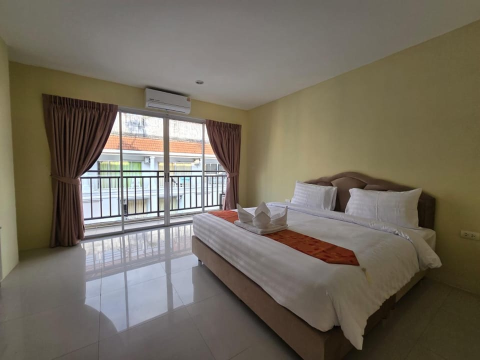 Bed, View (from property/room), Balcony/Terrace
