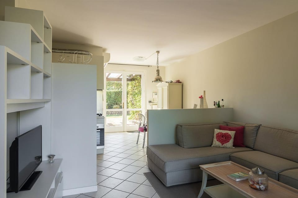 Communal lounge/ TV room, Living room