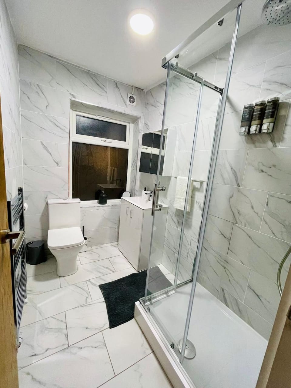 Cardiff City Centre 4 Bedroom Room House with Parking - Long Term Stay for Contractors House in Cardiff