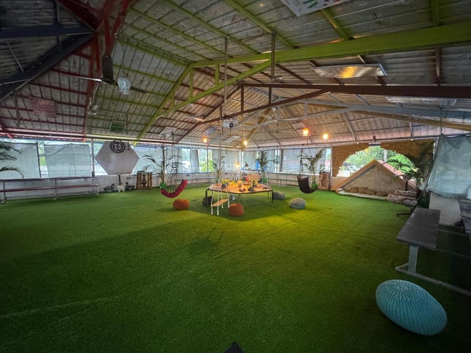 Flo Element Room by Hexa Stays Vacation rental in Thiruvananthapuram