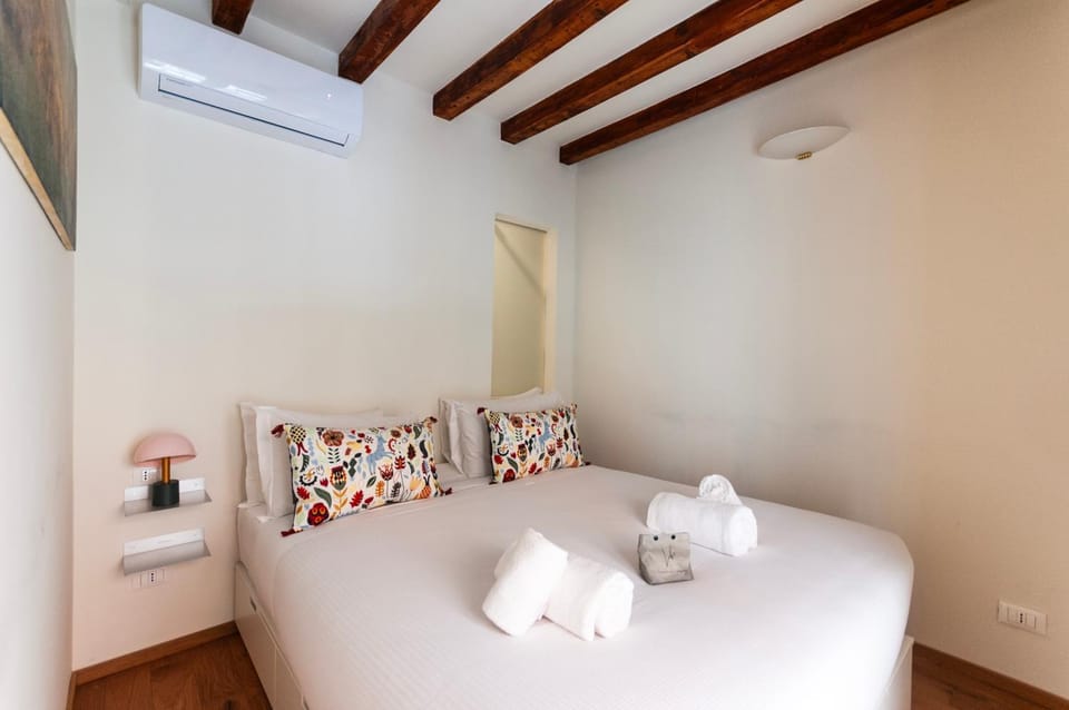 Youhosty - Bezzecca 1 Apartment in Milan