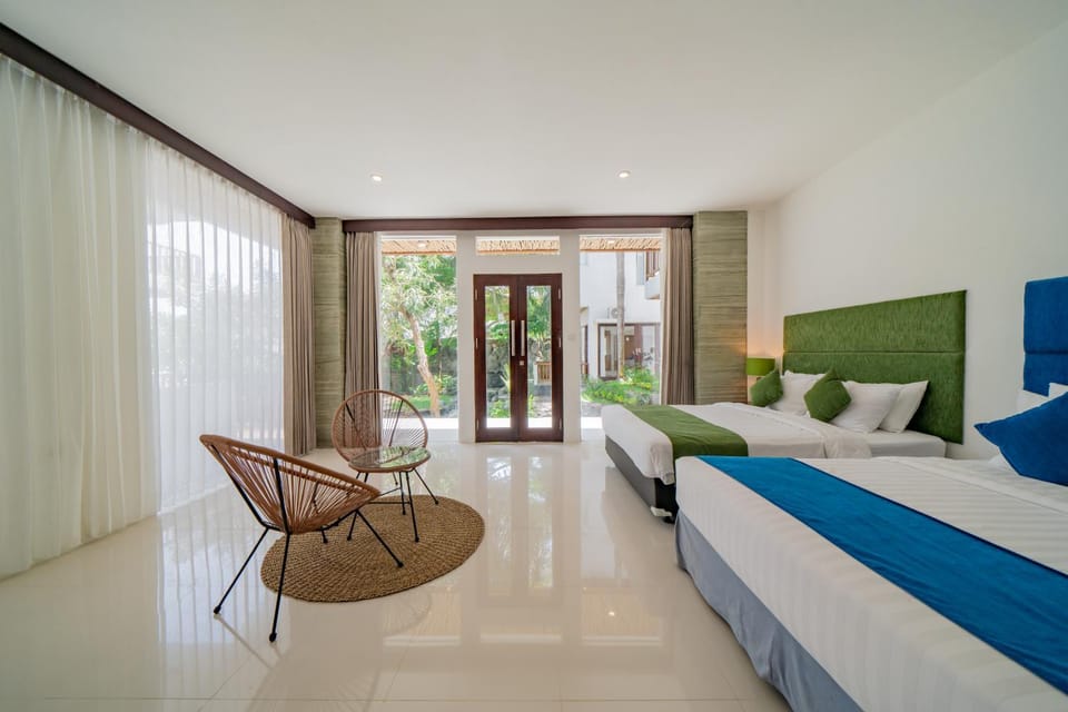Bed, Photo of the whole room, Seating area, Bedroom