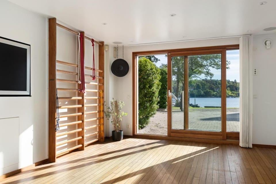 Luxury villa with spa and private lake Villa in Solna