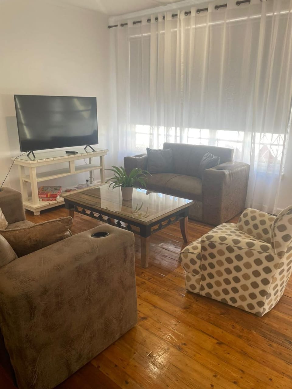 Communal lounge/ TV room