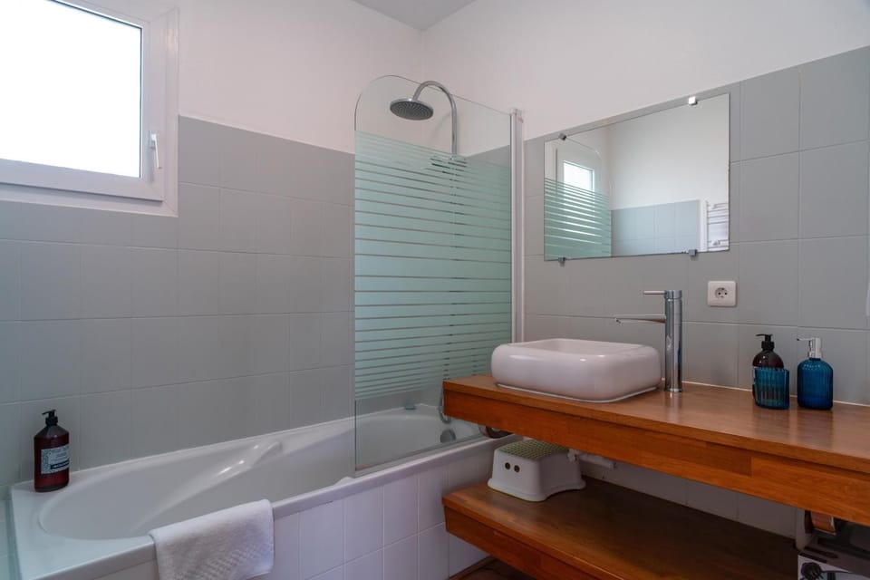 Bathroom, Bath