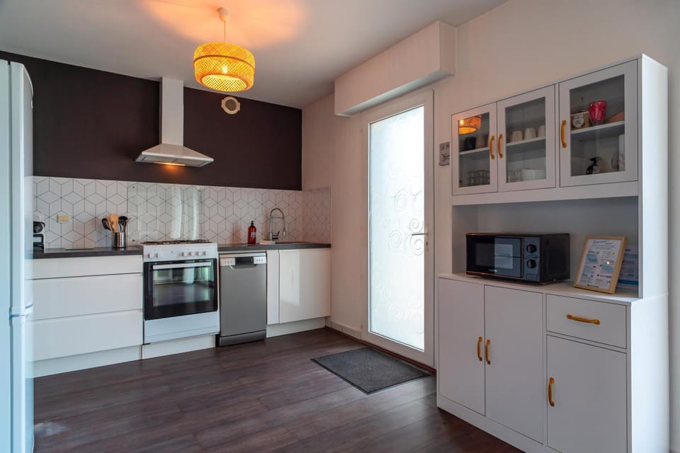 Kitchen or kitchenette, stove