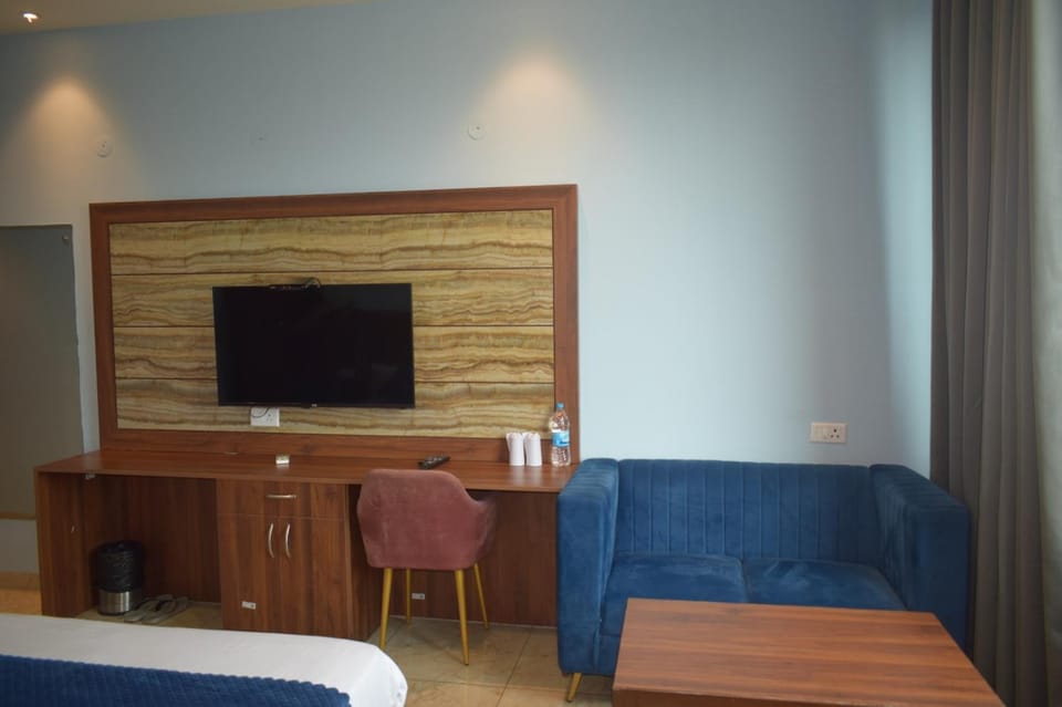 TV and multimedia, Seating area