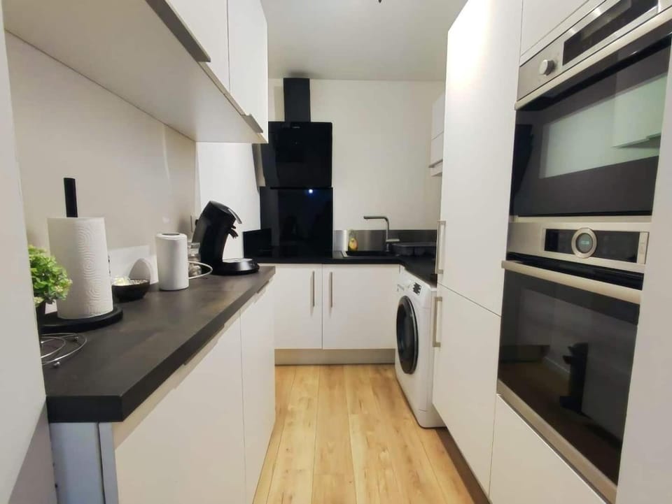 Kitchen or kitchenette, oven, stove