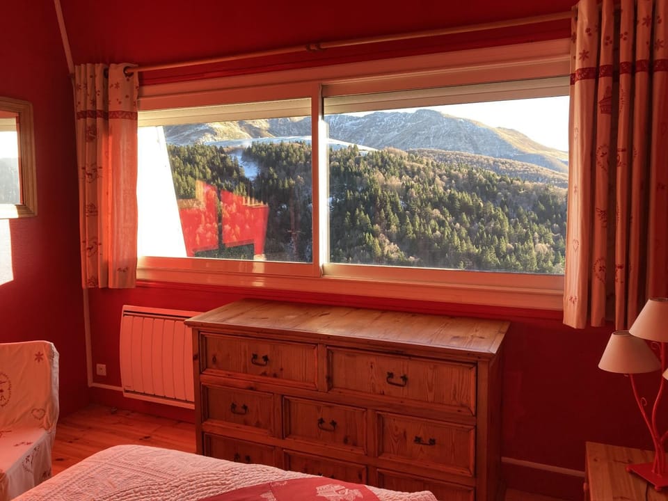 Natural landscape, Bedroom, Mountain view