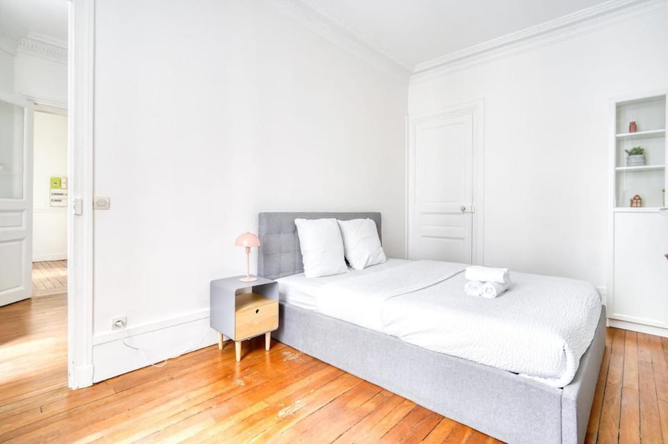 Apt 4P Ternes - Arc de Triomphe Apartment in Paris