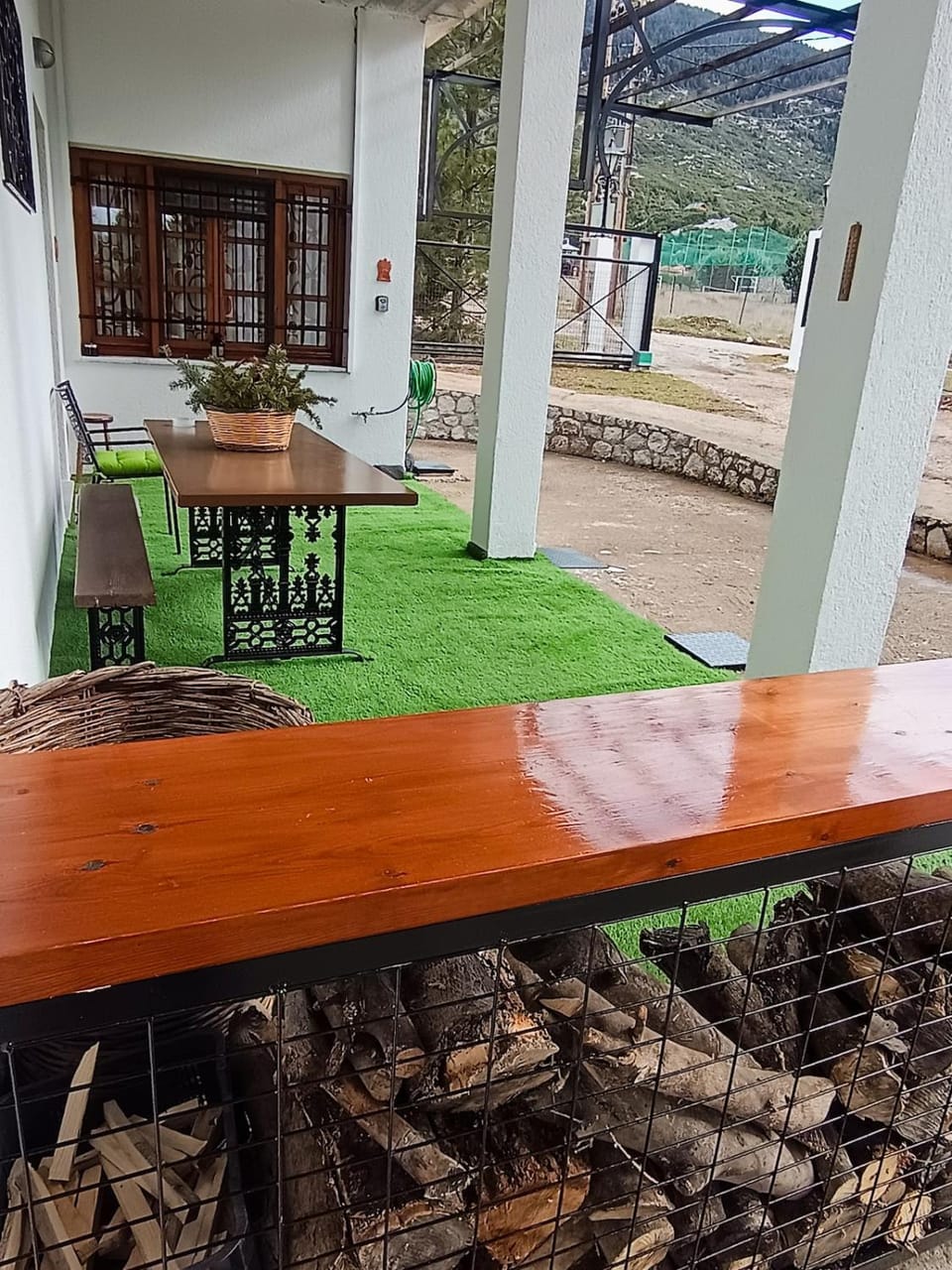 Patio, Mountain view