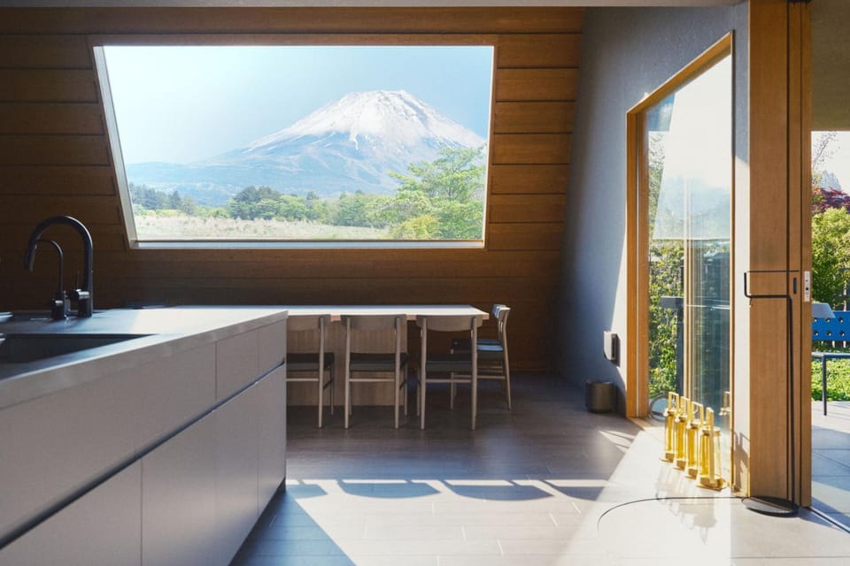 Dining area, Mountain view