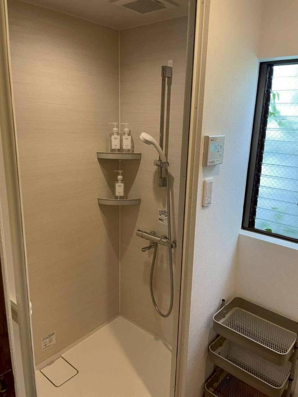 -Higashi-Shinjuku Terrace- Great location 8 minutes on foot from Higashi-Shinjuku Station and 1 stop from Shinjuku Station! Accommodates up to 11 people Wi-Fi available Shibuya, Asakusa, Ikebukuro Apartment in Shinjuku