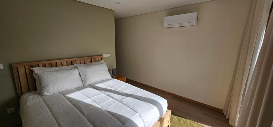 internet, towels, air conditioner