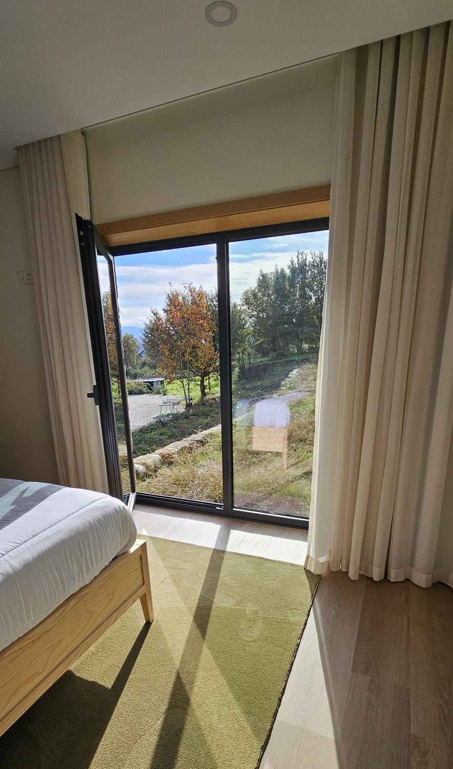 Bed, Natural landscape, View (from property/room), Balcony/Terrace, Photo of the whole room, Bedroom