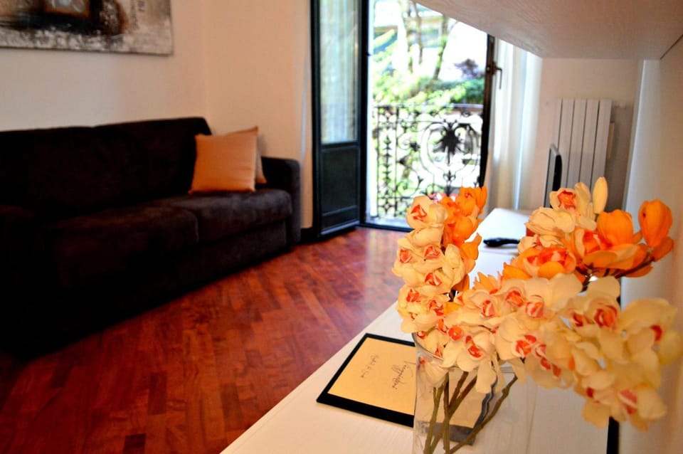 Living room, Decorative detail
