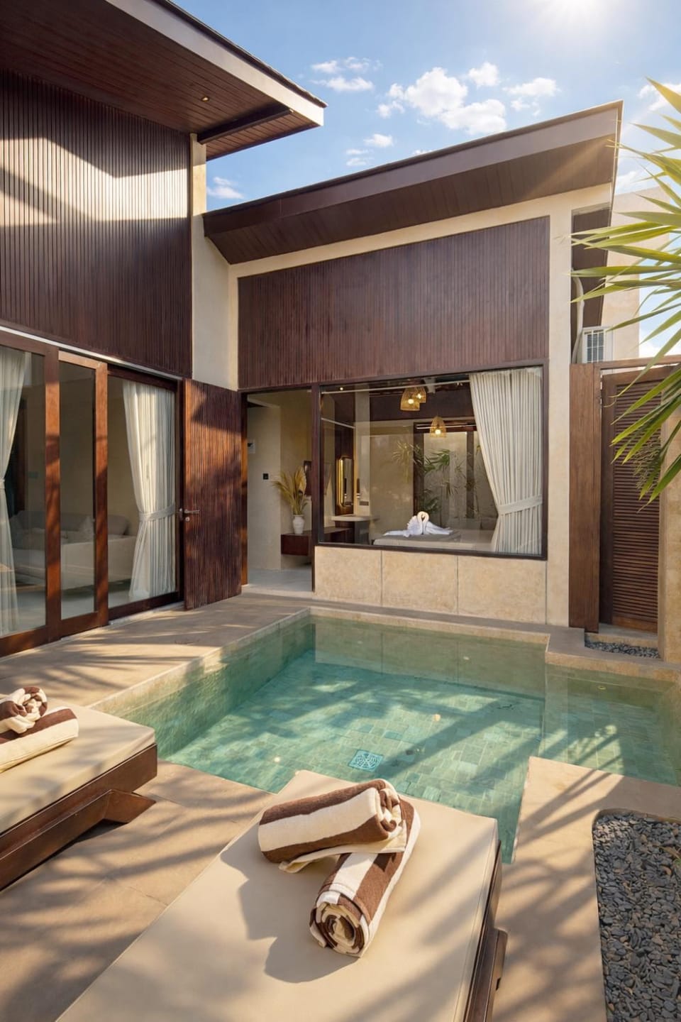 Pool view, Swimming pool, sunbed