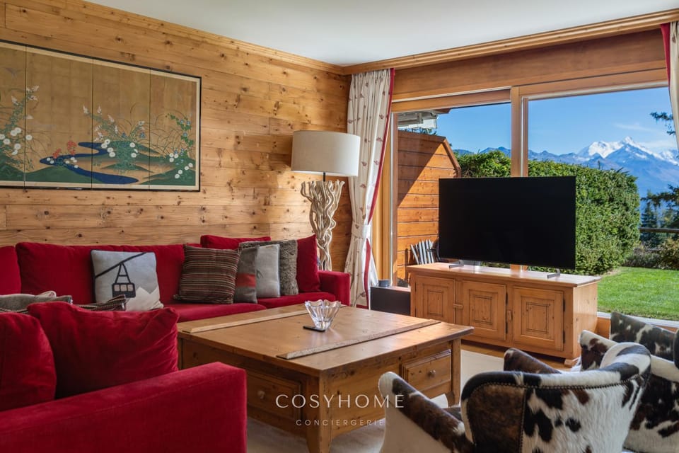 TV and multimedia, Living room, Mountain view