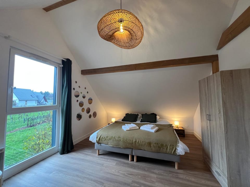 Bed, Photo of the whole room, Bedroom