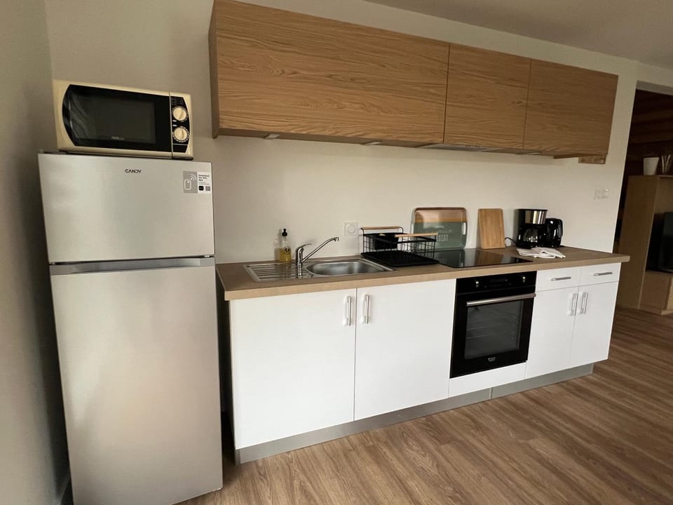 microwave, oven, stove, kitchen