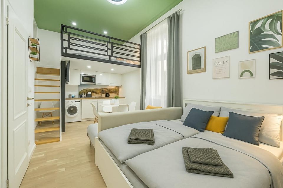 2BR Apartment - Prague 1 - Elevator - Self Check-in Apartment in Prague