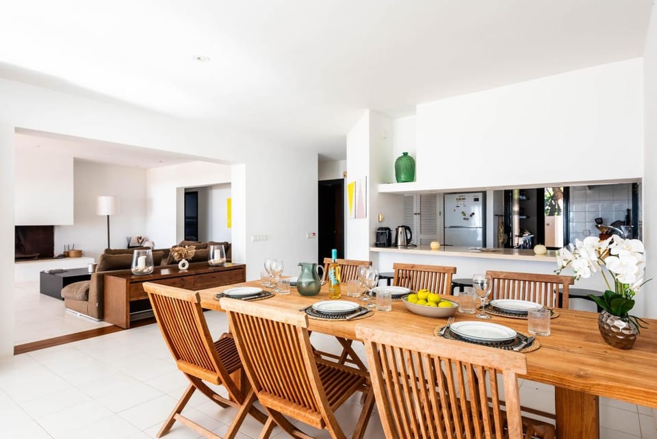 Property building, Kitchen or kitchenette, Living room