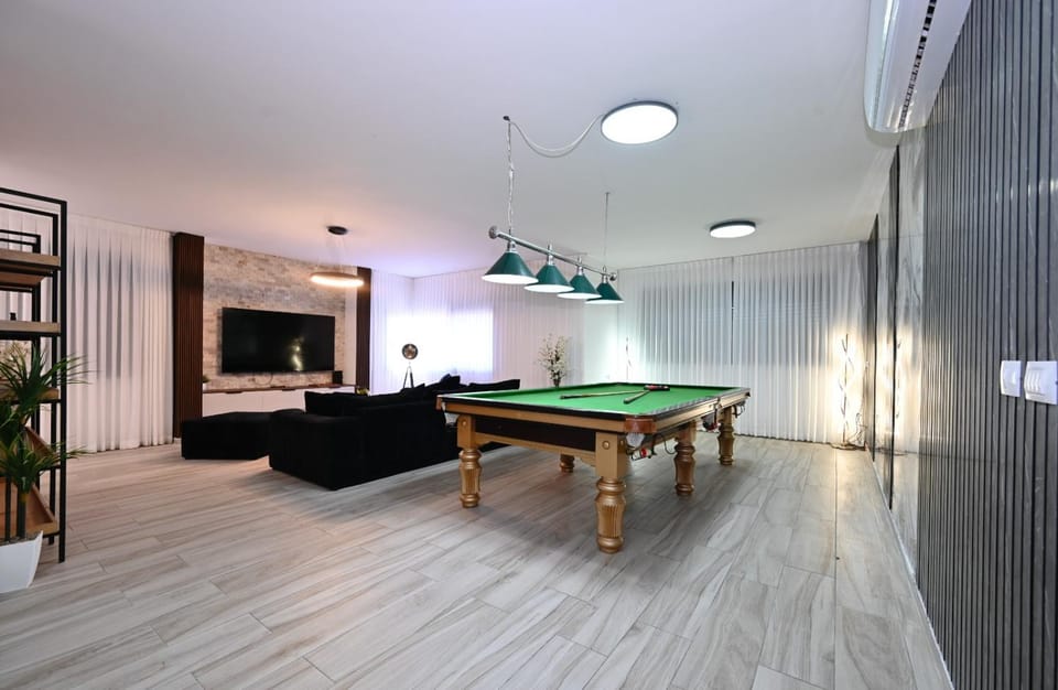 Billiard, TV and multimedia, Evening entertainment