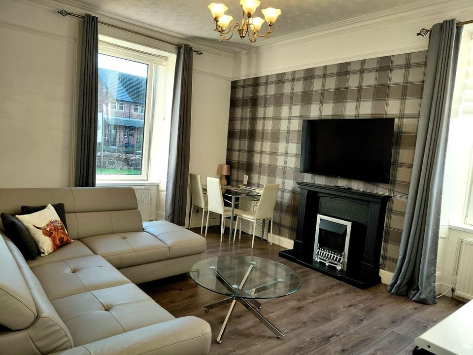 TV and multimedia, Living room, Dining area