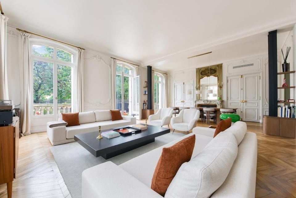 Prestigious Avenue Foch Apartment with Private Garden Apartment in Paris
