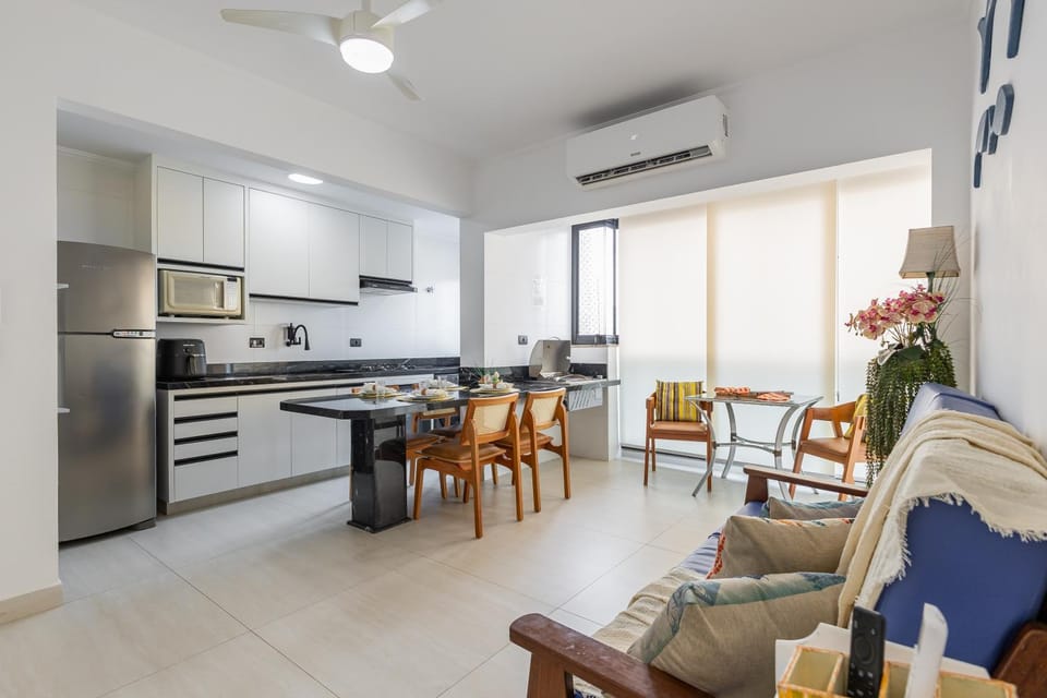 Seating area, Dining area, air conditioner